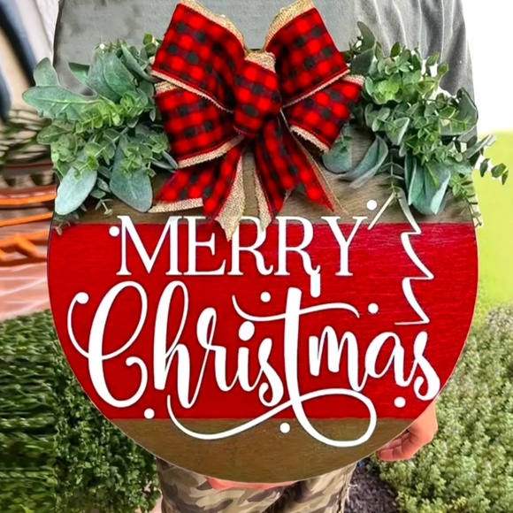 Merry Christmas Sign/Wreath - Picture 1 of 3